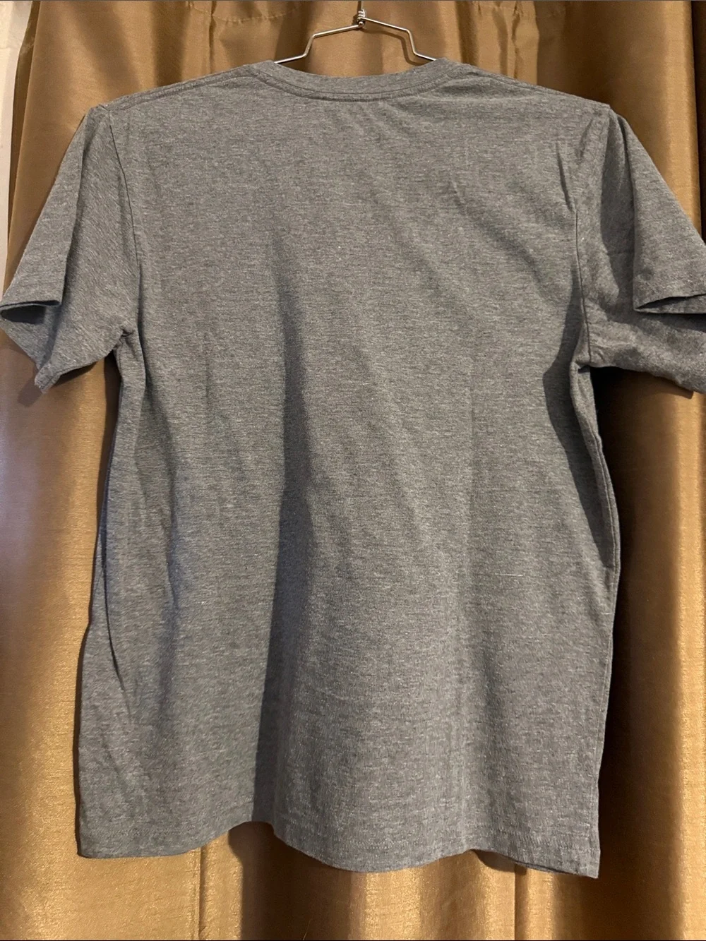 GUESS Men's Gray V-Neck Logo Tee - Picture 3 of 4